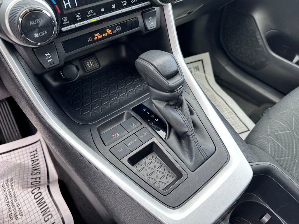 Used 2024 Toyota RAV4 XLE image 18