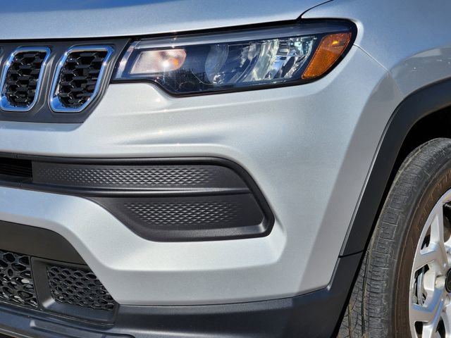 Used 2025 Jeep Compass Sport image 8