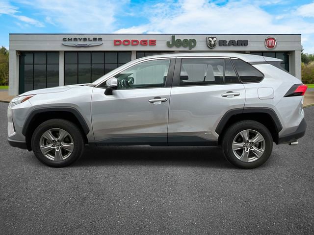 Used 2022 Toyota RAV4 XLE w/ Convenience Package AWD/4WD image 6