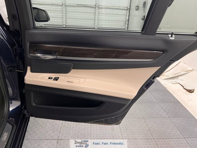 Used 2011 BMW 750i image 31