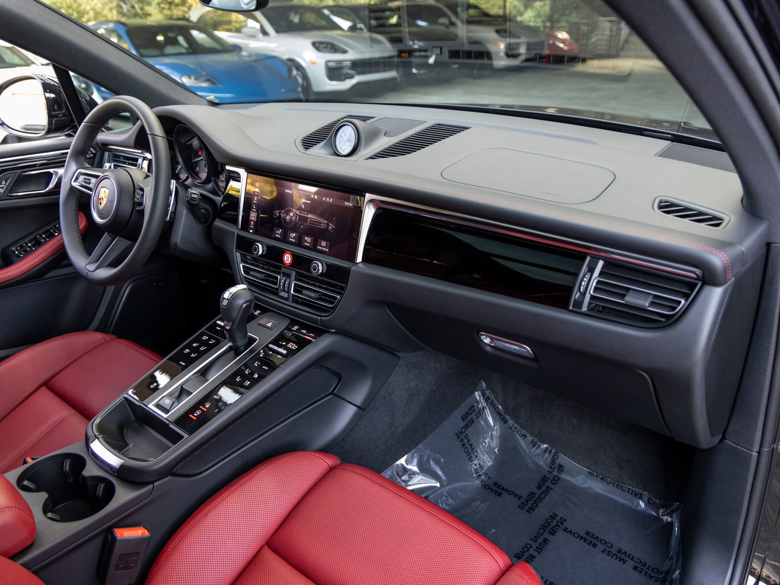 New 2025 Porsche Macan image 54