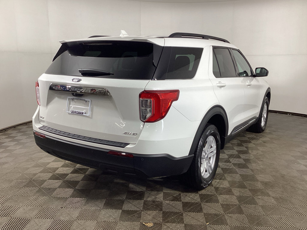 Used 2023 Ford Explorer XLT image 2
