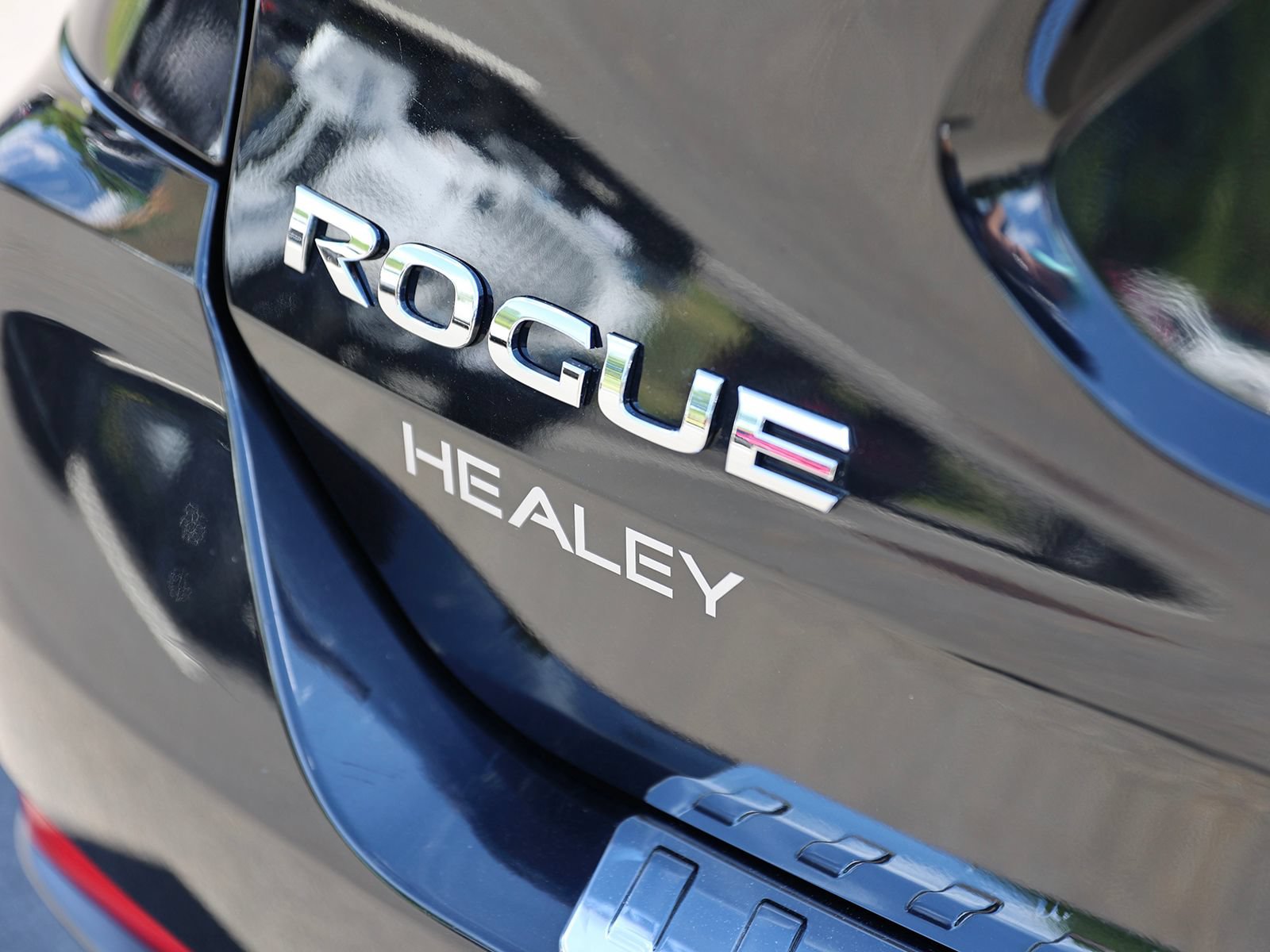 Used 2018 Nissan Rogue SV AWD/4WD image 9