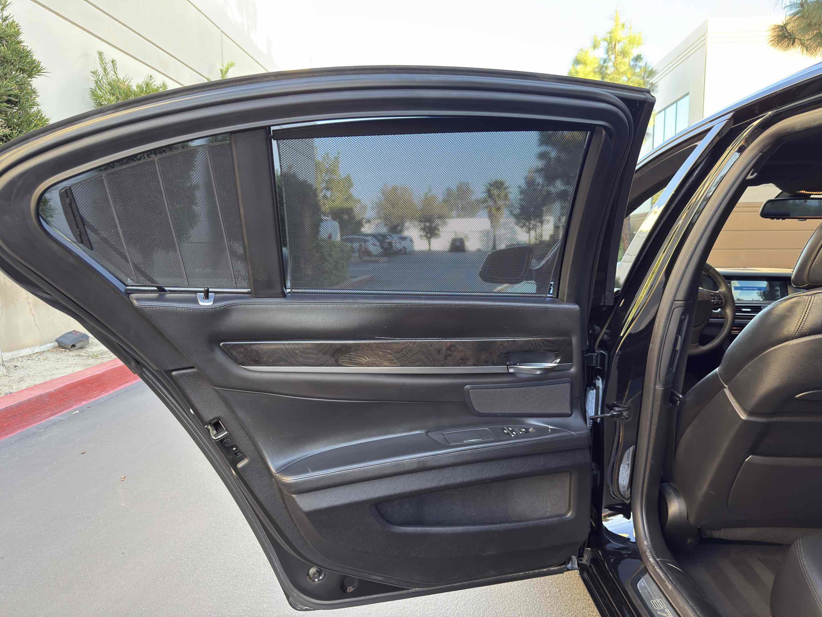 Used 2012 BMW ALPINA B7 image 97