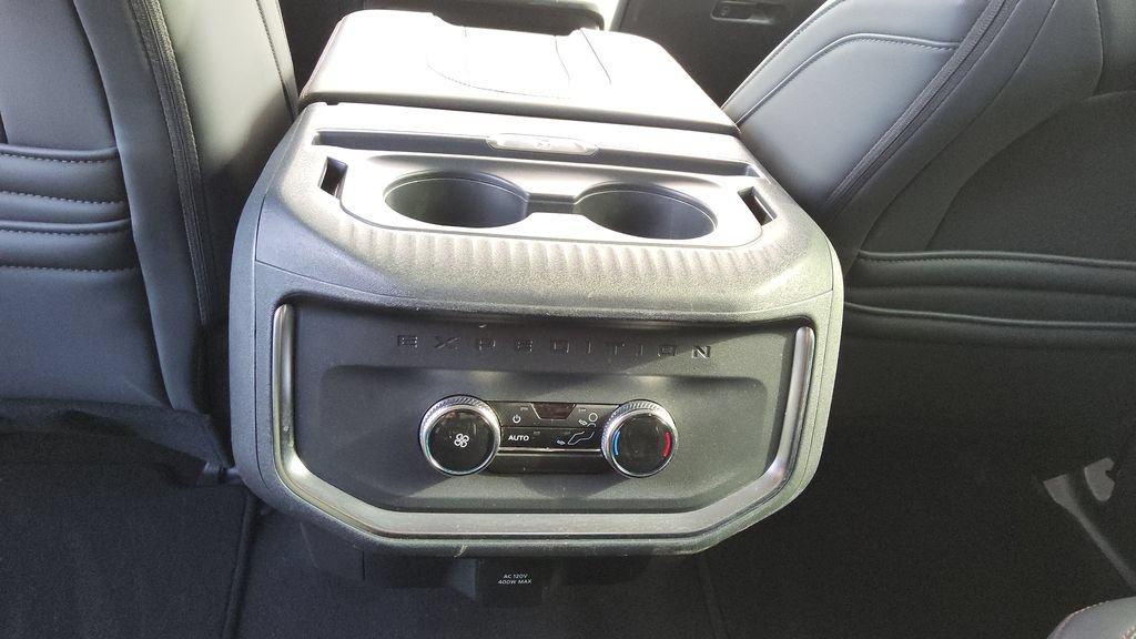 Used 2025 Ford Expedition Active AWD/4WD image 13
