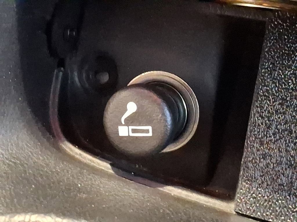 Used 1999 Chevrolet Corvette Convertible w/ Memory Pkg image 26