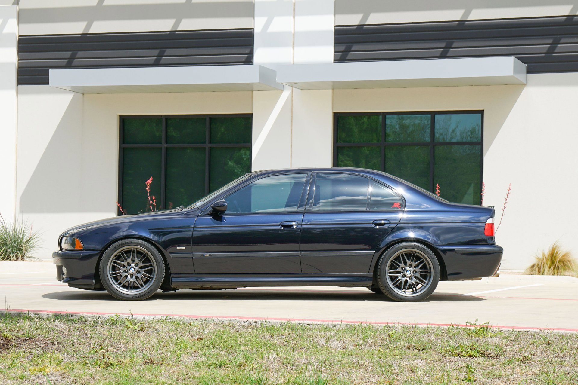 Used 2003 BMW M5 image 2