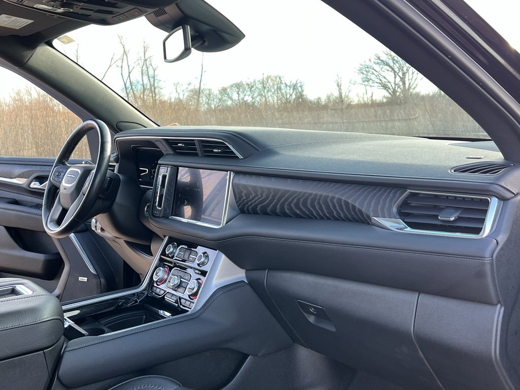 Used 2023 GMC Yukon XL Denali image 29