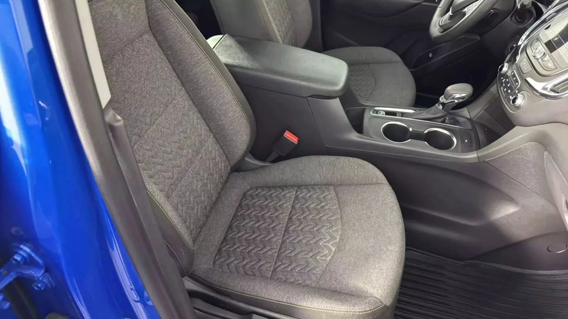 Used 2024 Chevrolet Equinox LT image 40