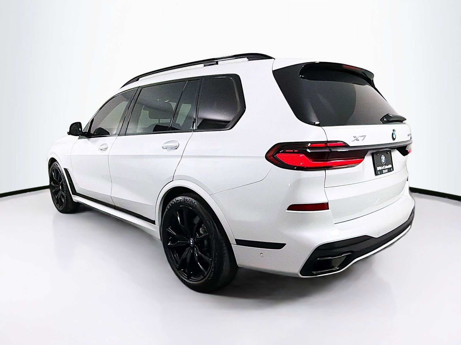 Used 2025 BMW X7 xDrive40i w/ Executive Package image 5