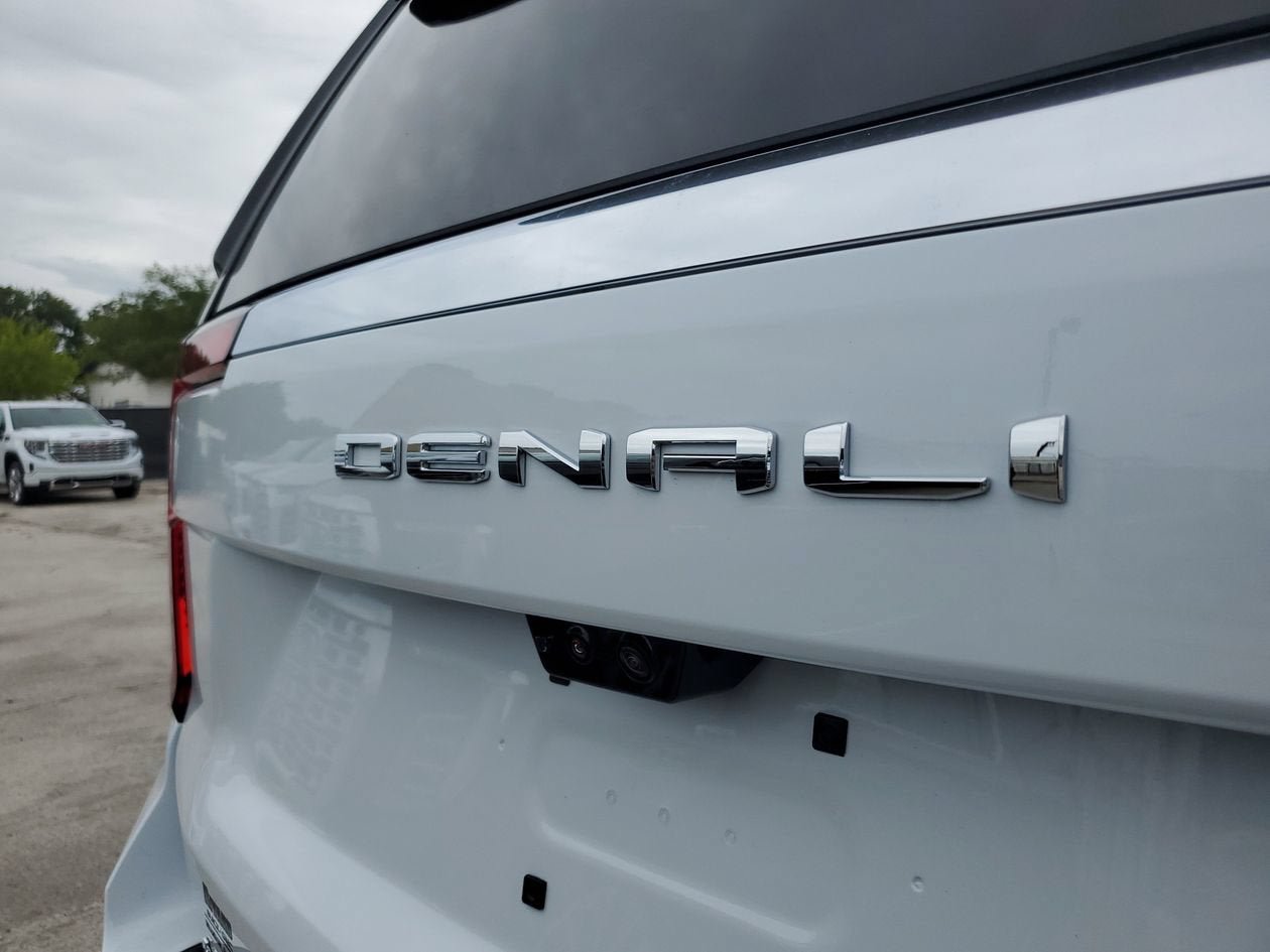 New 2026 GMC Yukon XL Denali w/ Denali Reserve Package AWD/4WD image 9