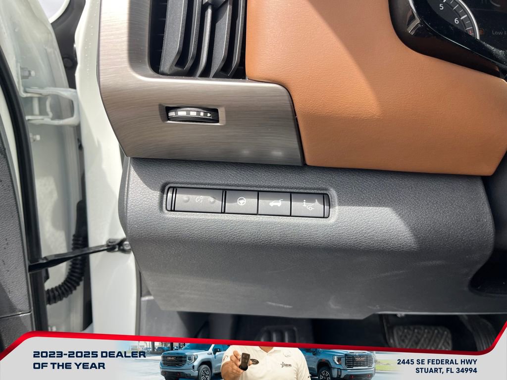 Used 2022 Nissan Pathfinder Platinum w/ Cargo Package image 26