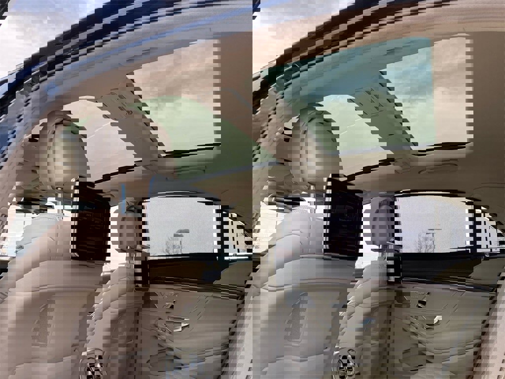 Used 2016 Mercedes-Benz S 550 Sedan image 23