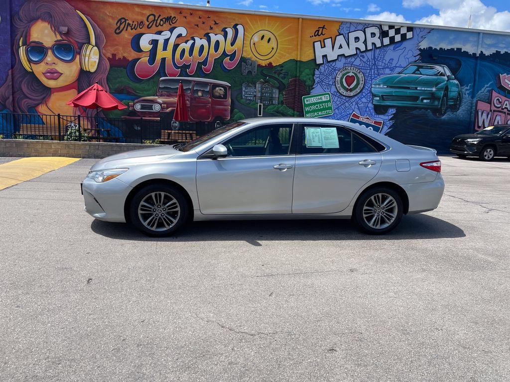 Used 2016 Toyota Camry SE FWD image 2