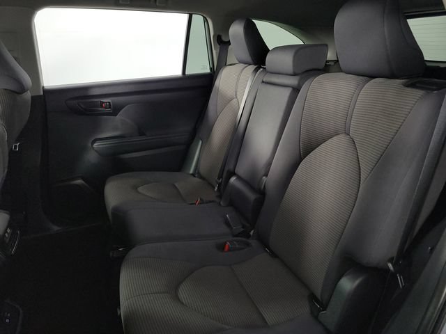 Used 2025 Toyota Highlander LE AWD/4WD image 18