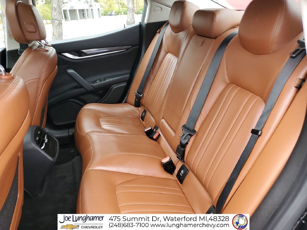 Used 2015 Maserati Ghibli RWD image 25