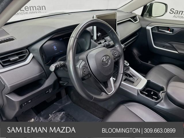 Used 2023 Toyota RAV4 XLE Premium image 9