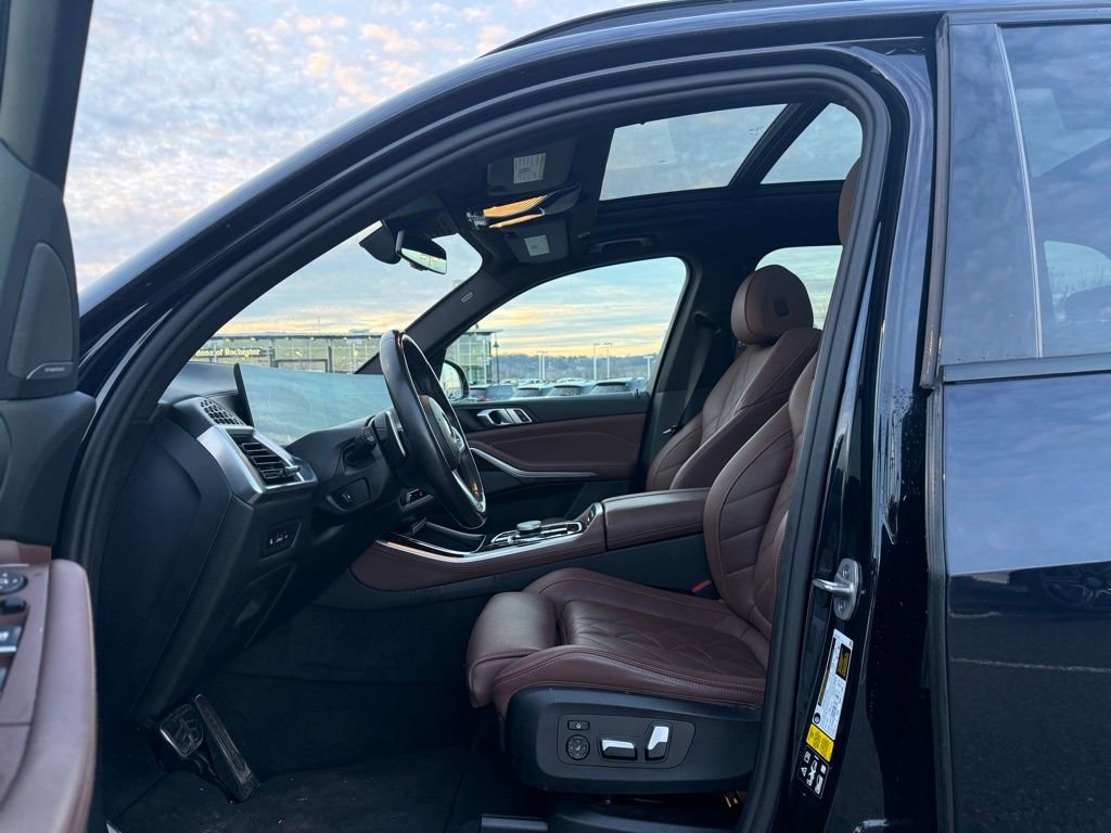 Used 2024 BMW X5 xDrive40i w/ M Sport Package image 12