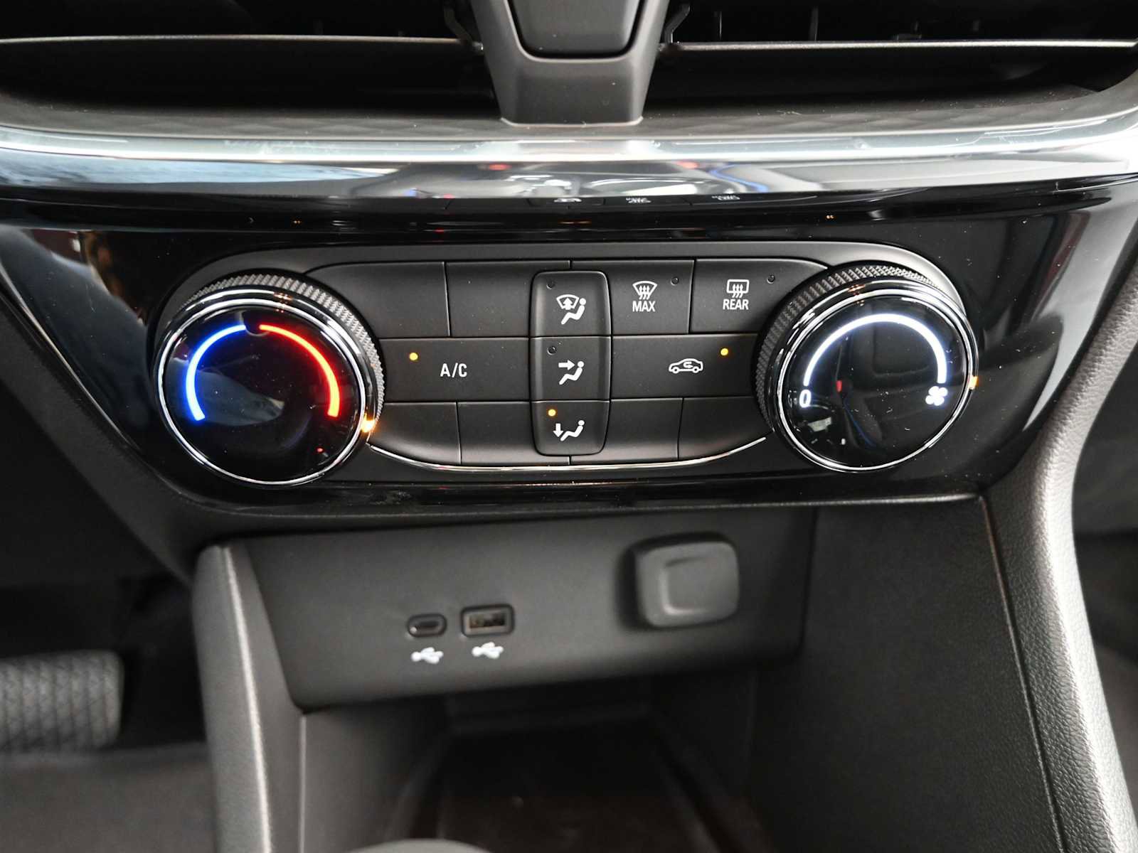 New 2025 Buick Encore GX Sport Touring w/ Advanced Technology Package image 18