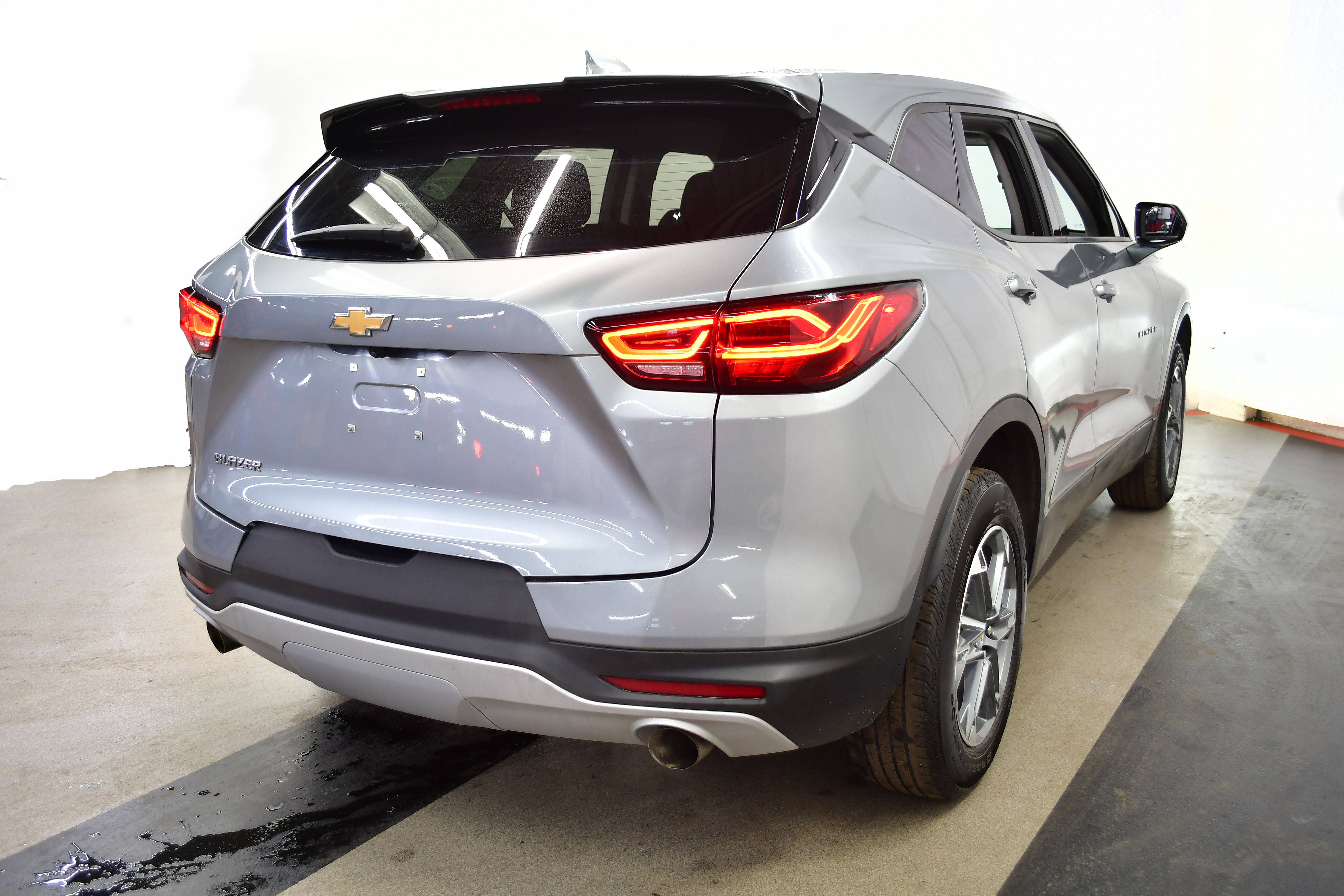 Used 2025 Chevrolet Blazer LT FWD image 7