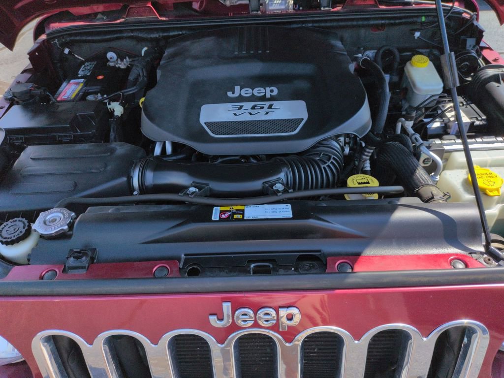 Used 2013 Jeep Wrangler Sahara image 19