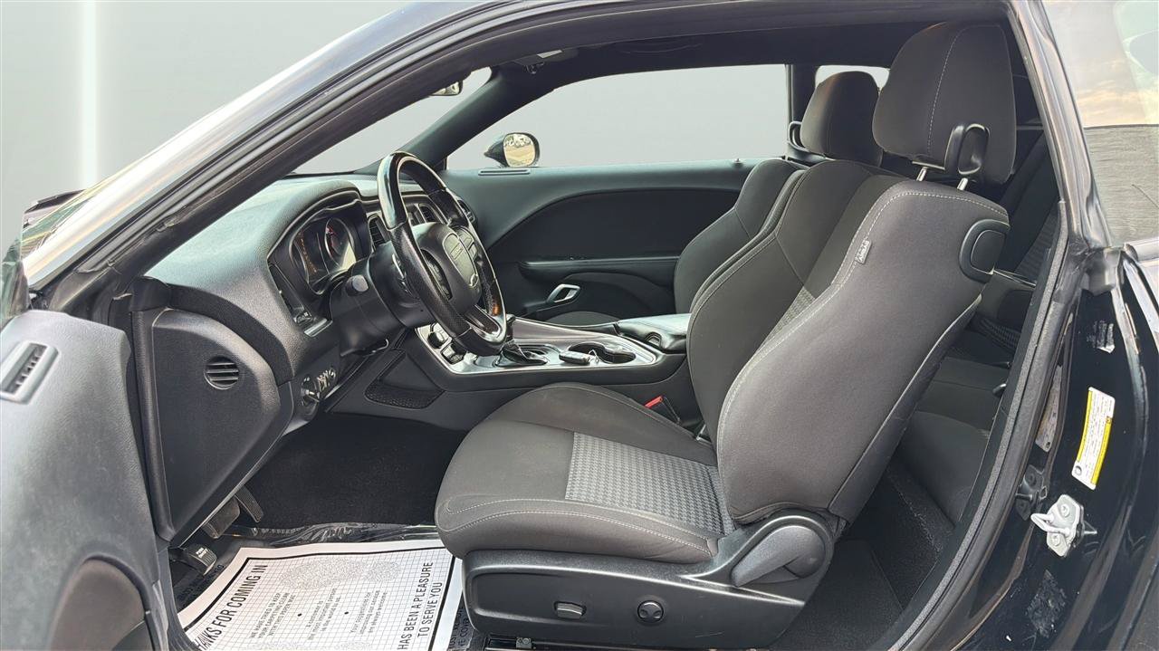 Used 2022 Dodge Challenger GT AWD/4WD image 11