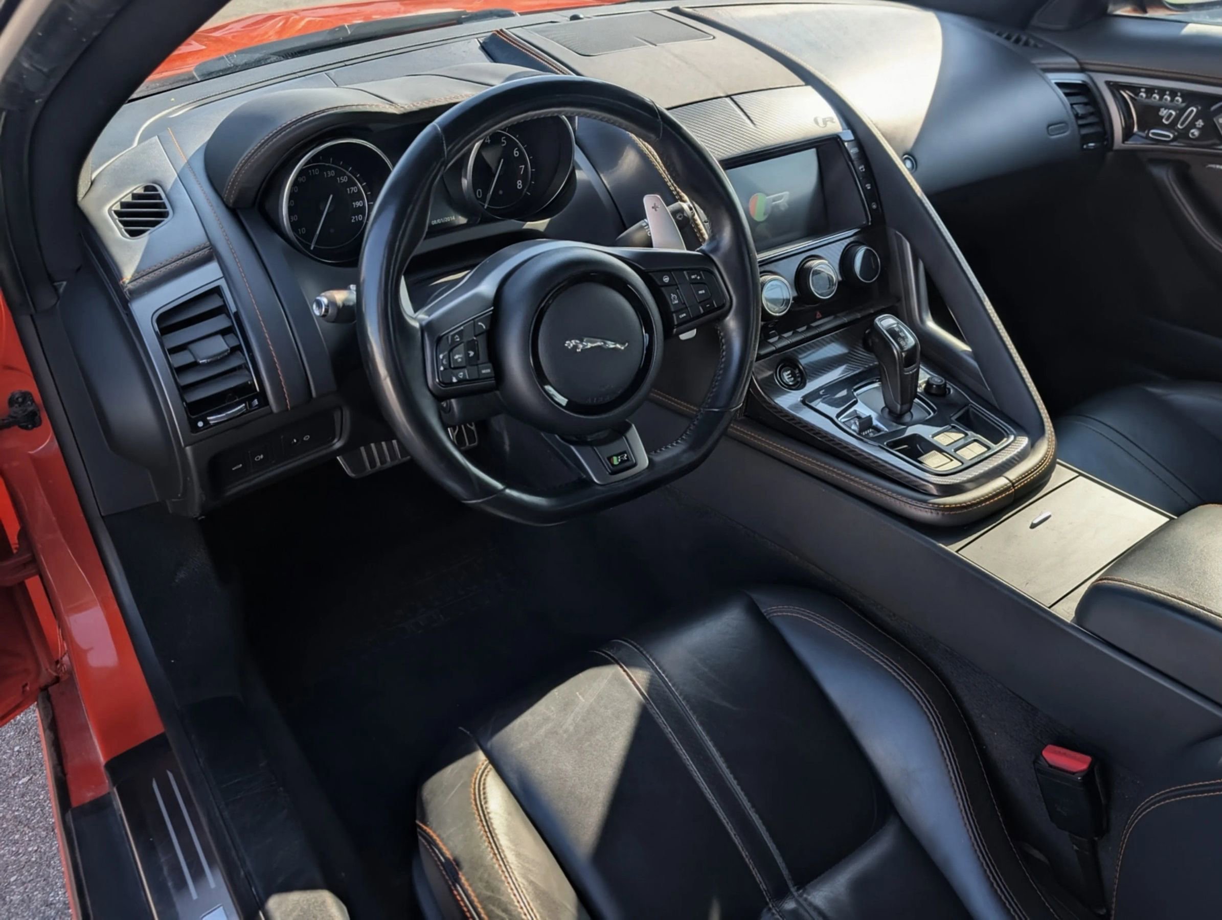 Used 2016 Jaguar F-TYPE R image 27