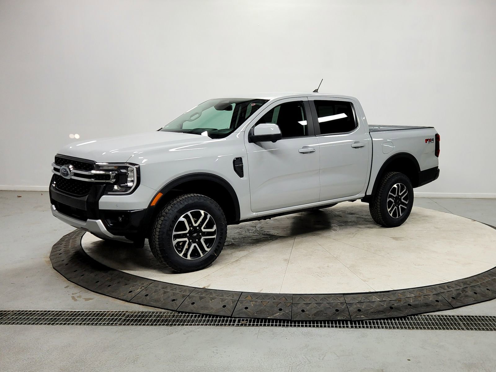 New 2026 Ford Ranger Lariat w/ FX4 Off-Road Package image 3