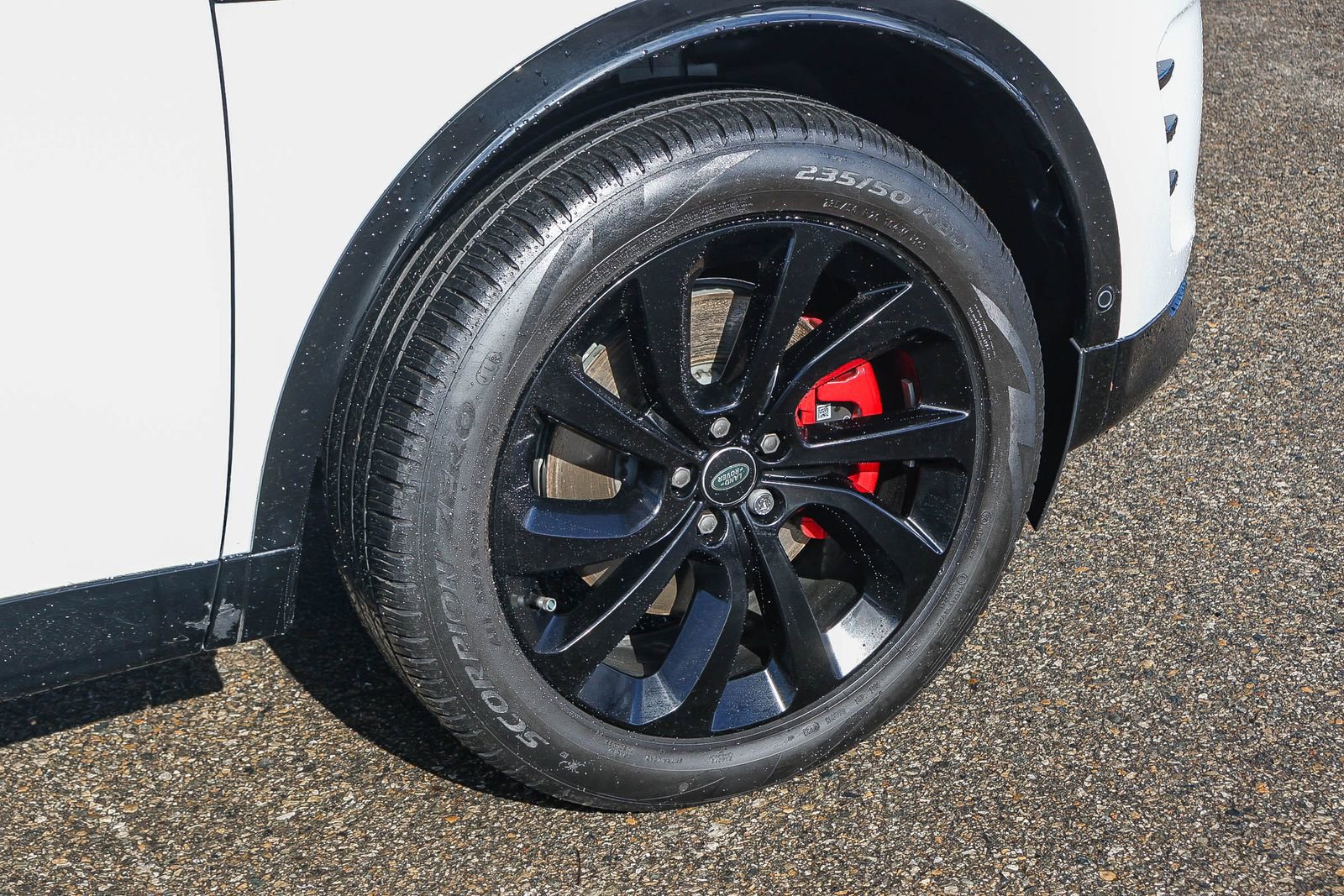 Used 2024 Land Rover Discovery Sport Dynamic SE image 14