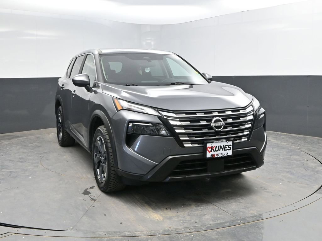 Used 2025 Nissan Rogue SV AWD/4WD image 3