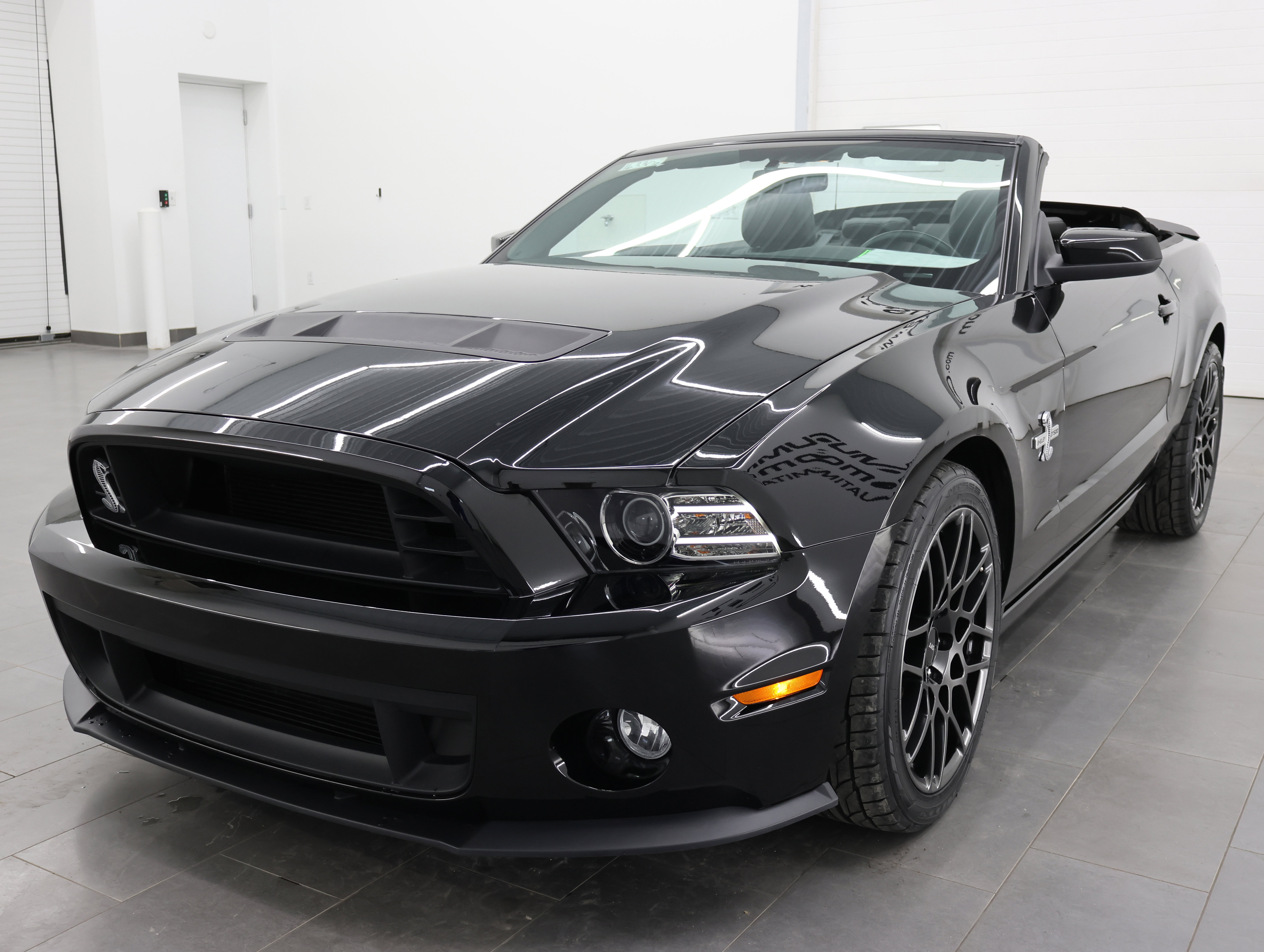 Used 2013 Ford Mustang Shelby GT500 RWD image 45