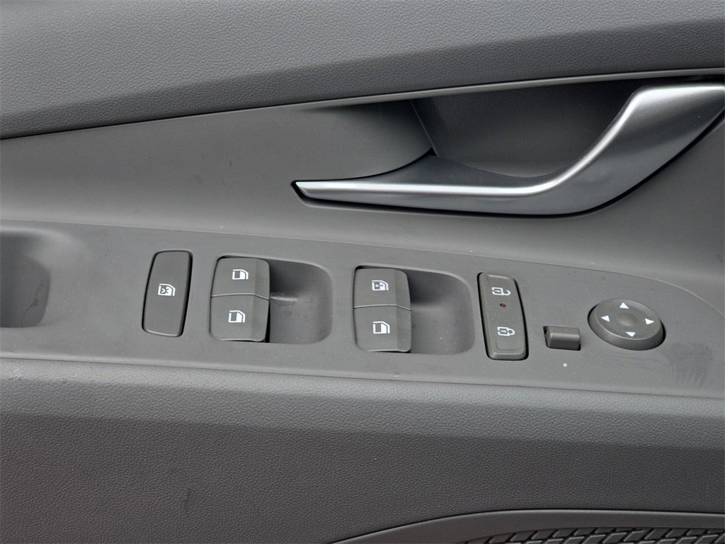 Used 2025 Hyundai Elantra SEL image 26