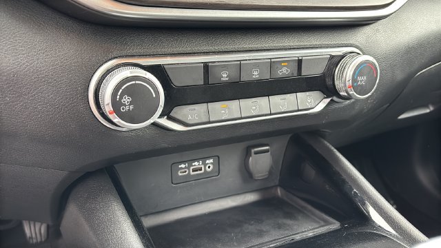 Used 2024 Nissan Altima 2.5 SV FWD image 30