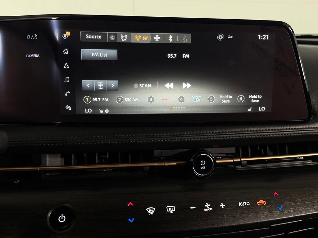 Used 2023 Nissan Ariya AWD image 17