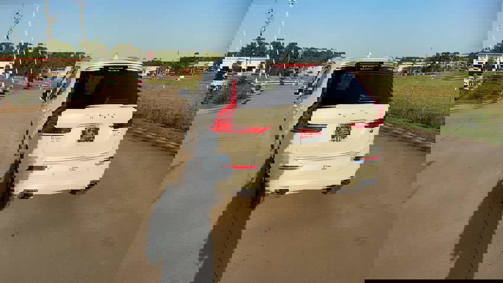 Used 2020 Volvo XC60 T6 Inscription w/ Protection Package Premier image 7