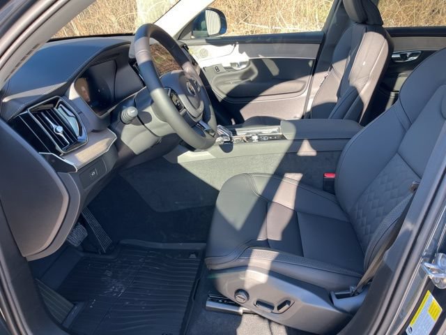 New 2026 Volvo XC90 B6 Core w/ Protection Package AWD/4WD image 25