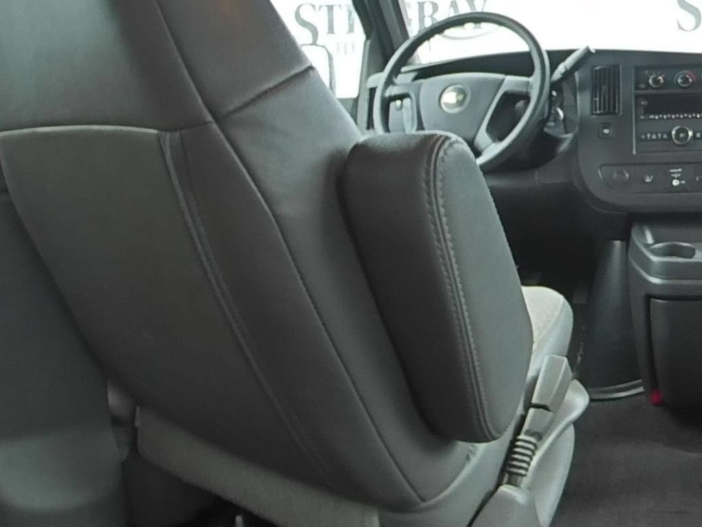 Used 2025 Chevrolet Express 3500 LT w/ LT Preferred Equipment Group RWD image 16