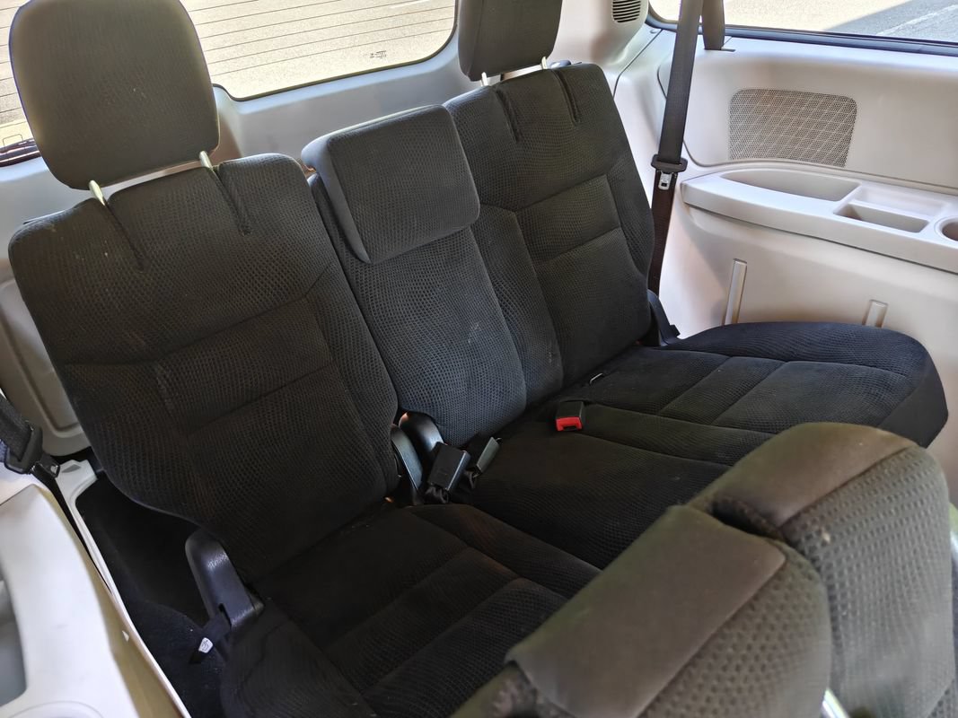 Used 2019 Dodge Grand Caravan SE w/ UConnect Hands-Free Group FWD image 16