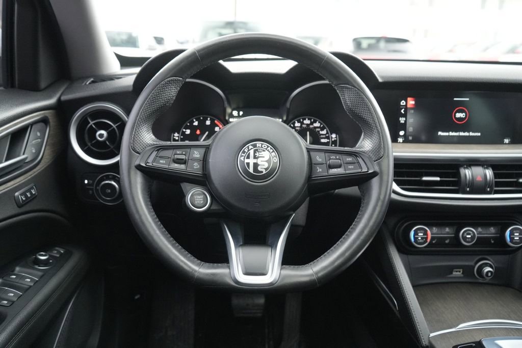 Used 2020 Alfa Romeo Stelvio Ti w/ Active Blind Spot Package image 17