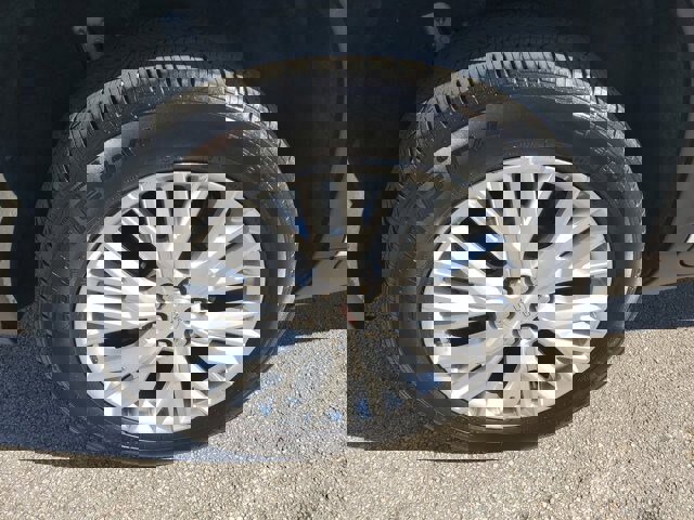 Used 2024 GMC Acadia Elevation w/ Luxury Package image 9