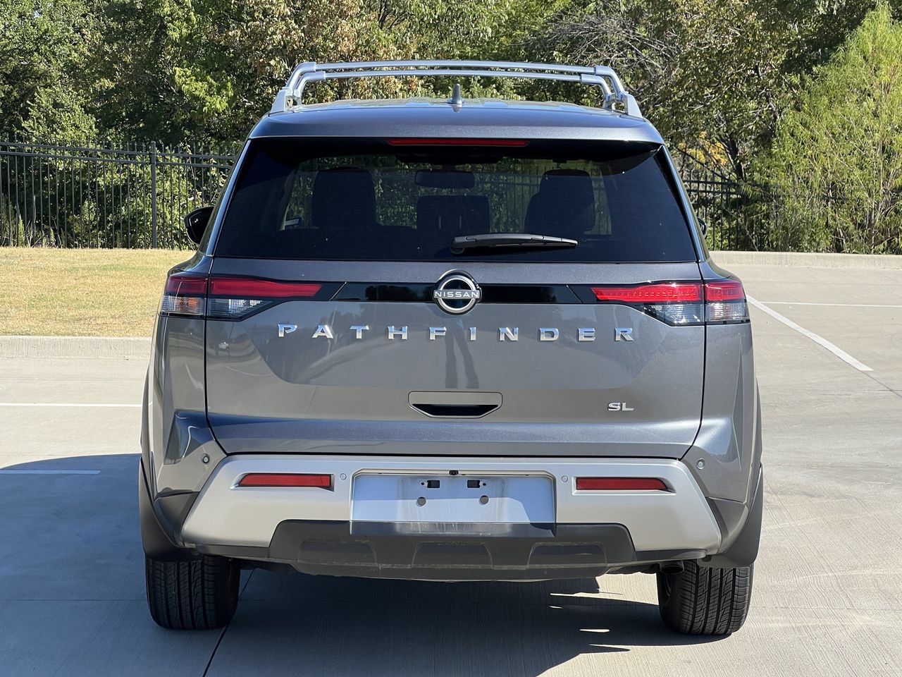 Used 2022 Nissan Pathfinder SL w/ Cargo Package FWD image 4