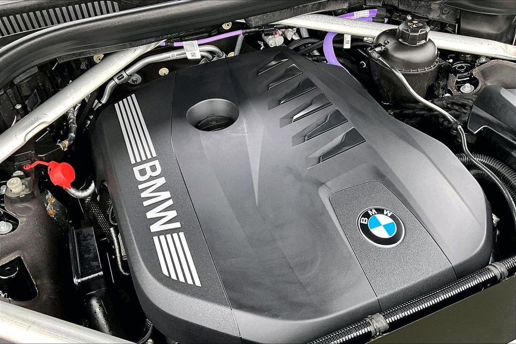 Used 2024 BMW X7 xDrive40i w/ Parking Assistance Package image 30