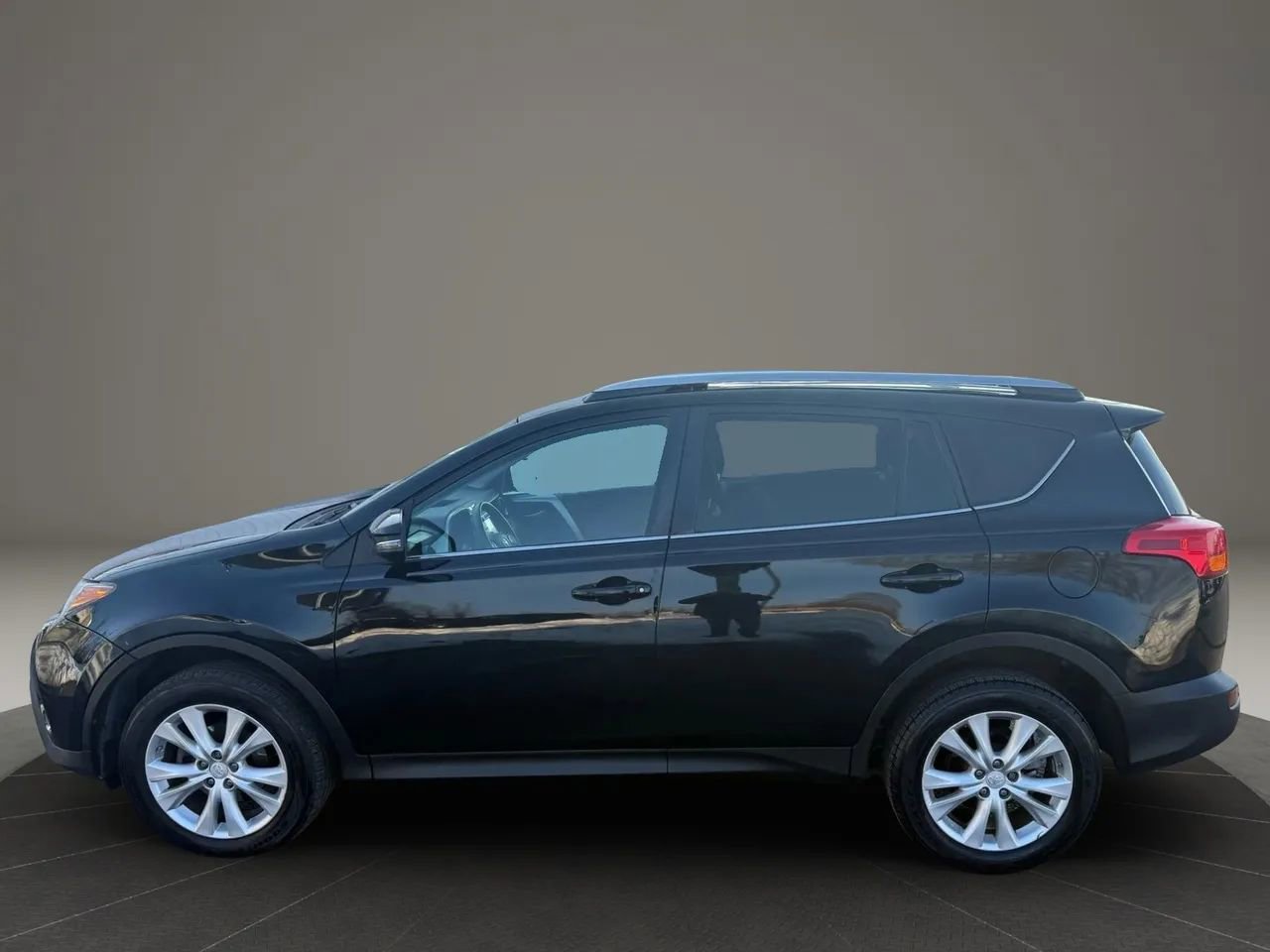 Used 2014 Toyota RAV4 Limited image 10