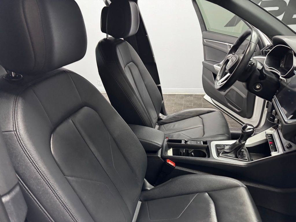Used 2022 Audi Q3 2.0T Premium w/ Convenience Package AWD/4WD image 52