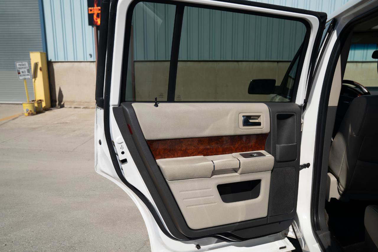 Used 2011 Ford Flex Limited w/ Rapid Spec Order Code image 27