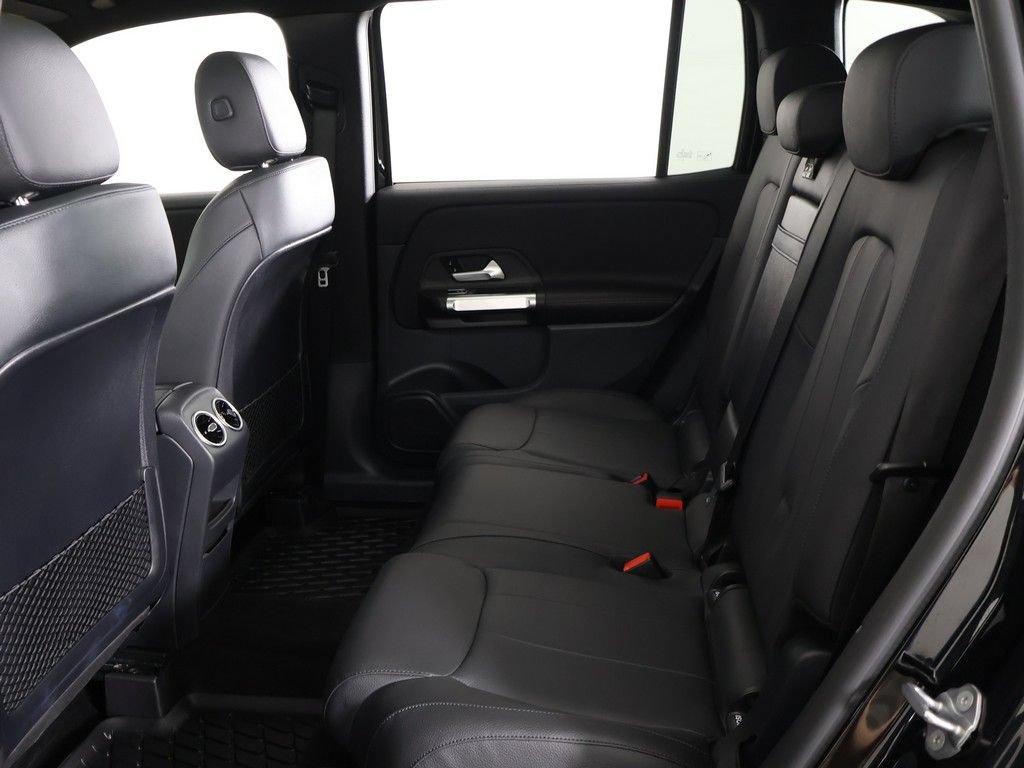 Used 2023 Mercedes-Benz GLB 250 4MATIC image 37