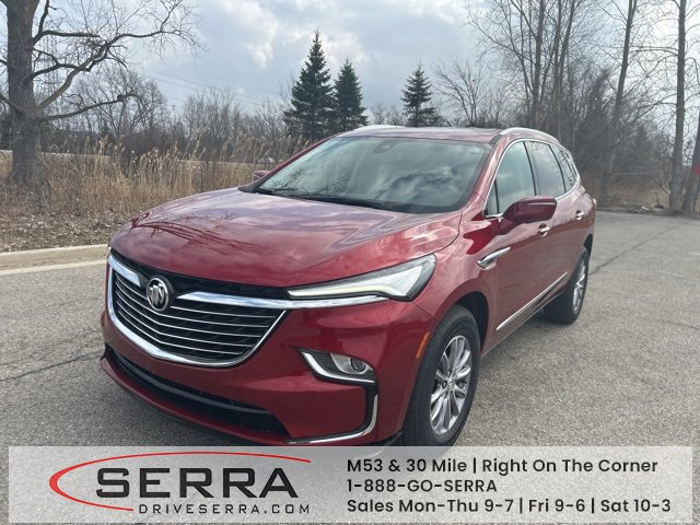 Used 2023 Buick Enclave Essence image 1