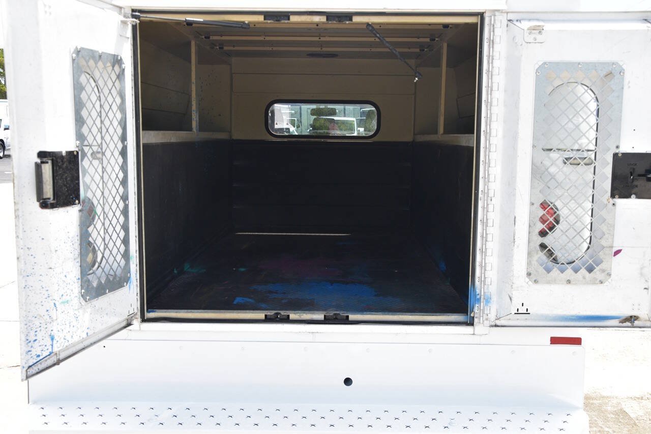 Used 2015 Ford F250 XL AWD/4WD image 6