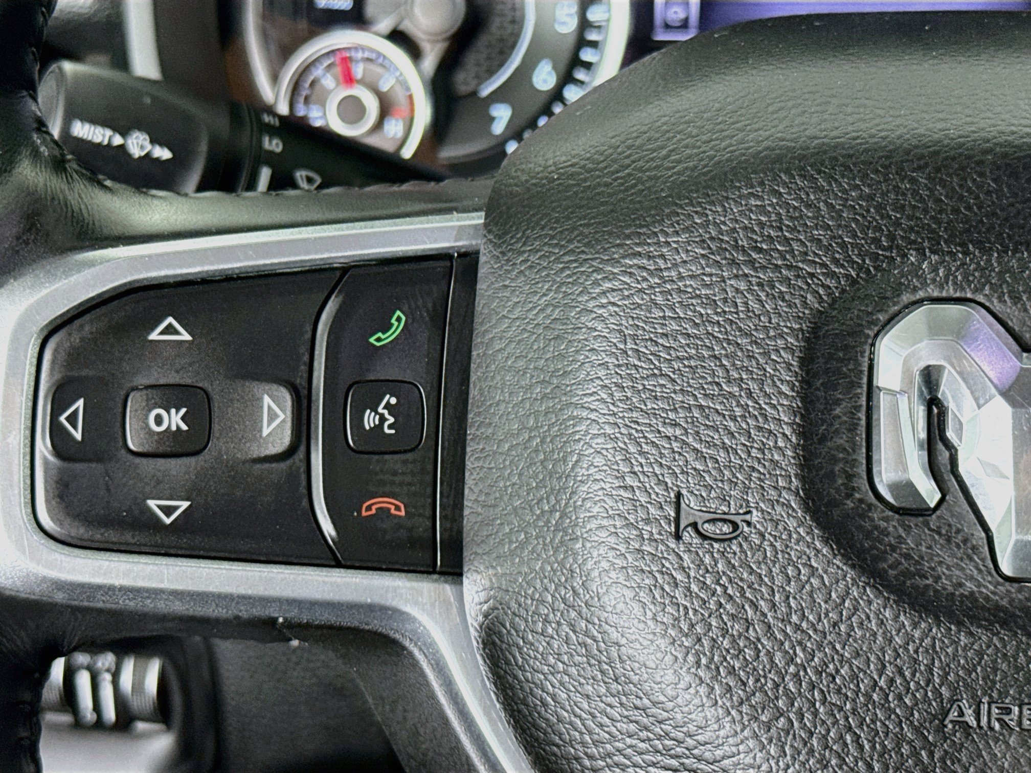 Used 2020 RAM 1500 Laramie AWD/4WD image 11