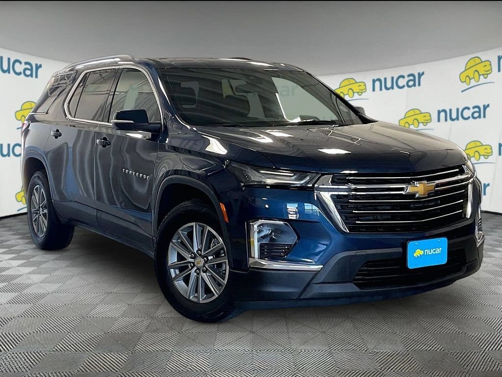 Used 2023 Chevrolet Traverse LT